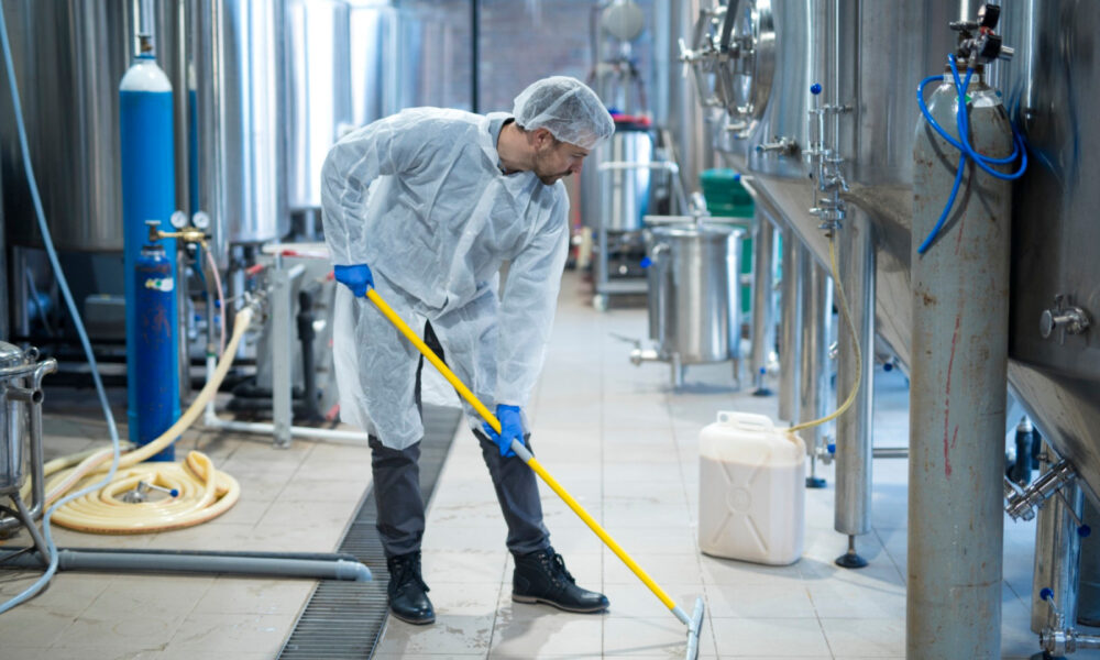 Le nettoyage industriel : un pilier pour l'hygiène, la sécurité et la productivité des entreprises